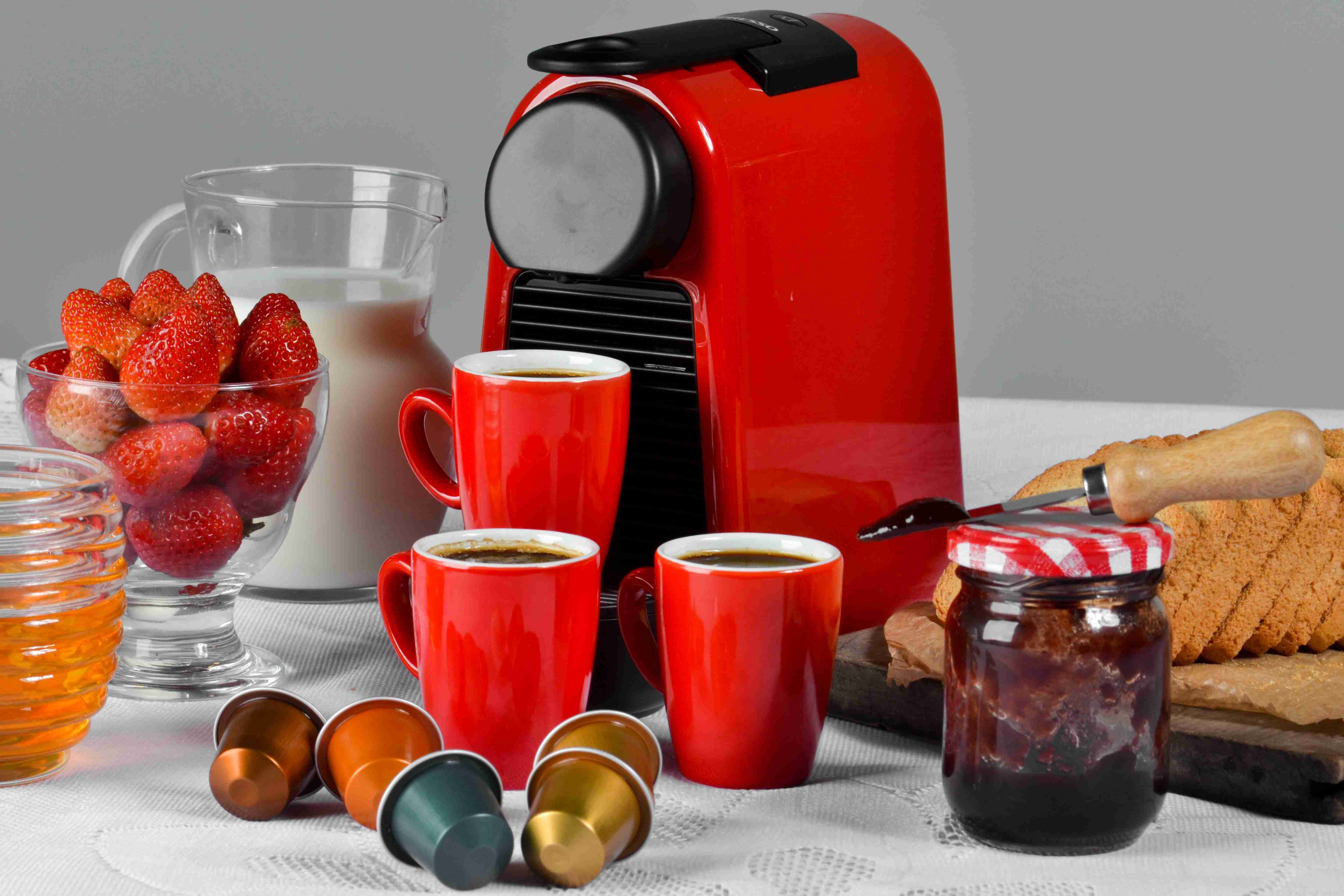 Coffee makers can be a great gift for that coffee enthusiasts
