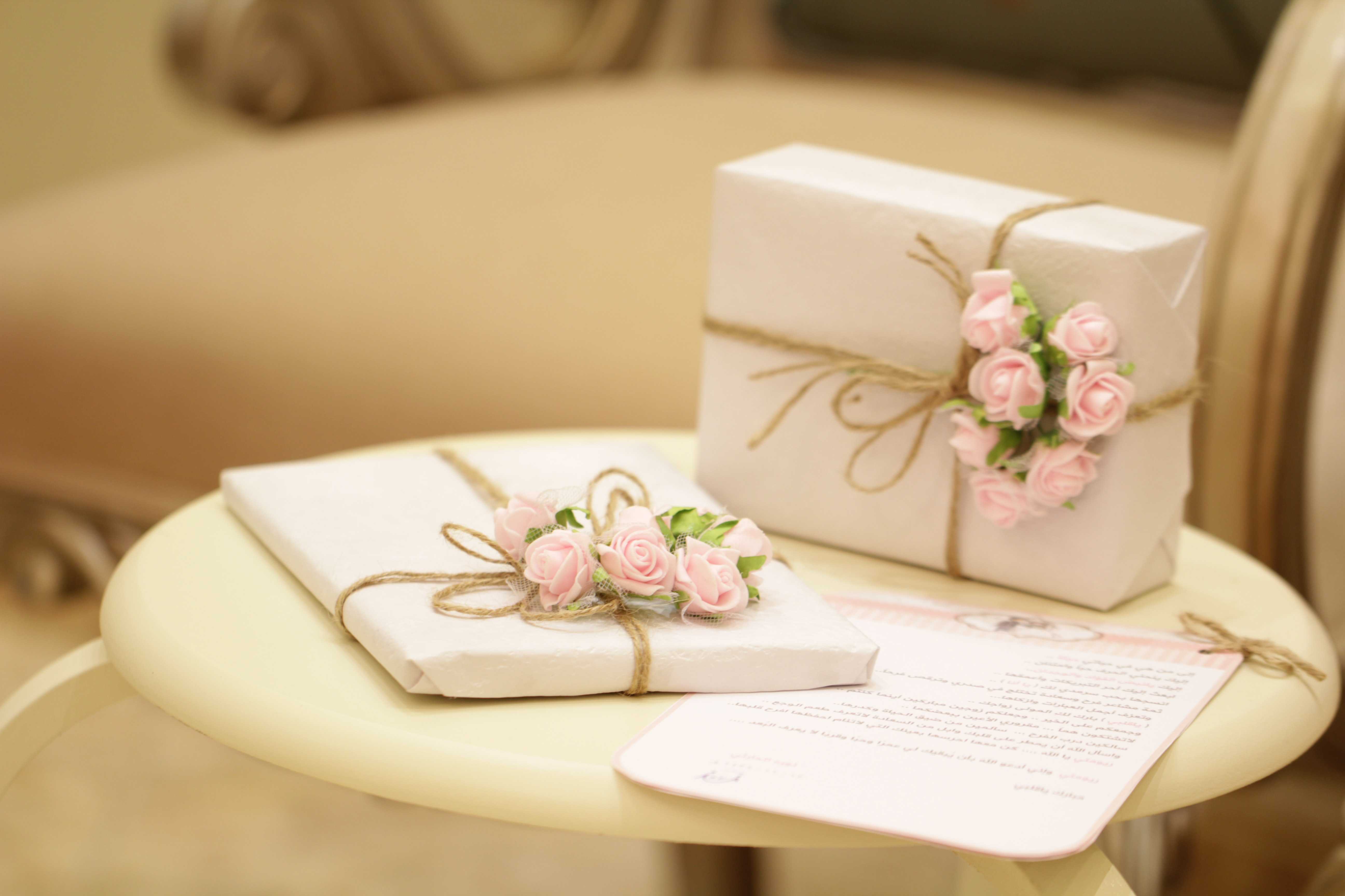 Souvenirs can be used to commemorate special moments such as weddings