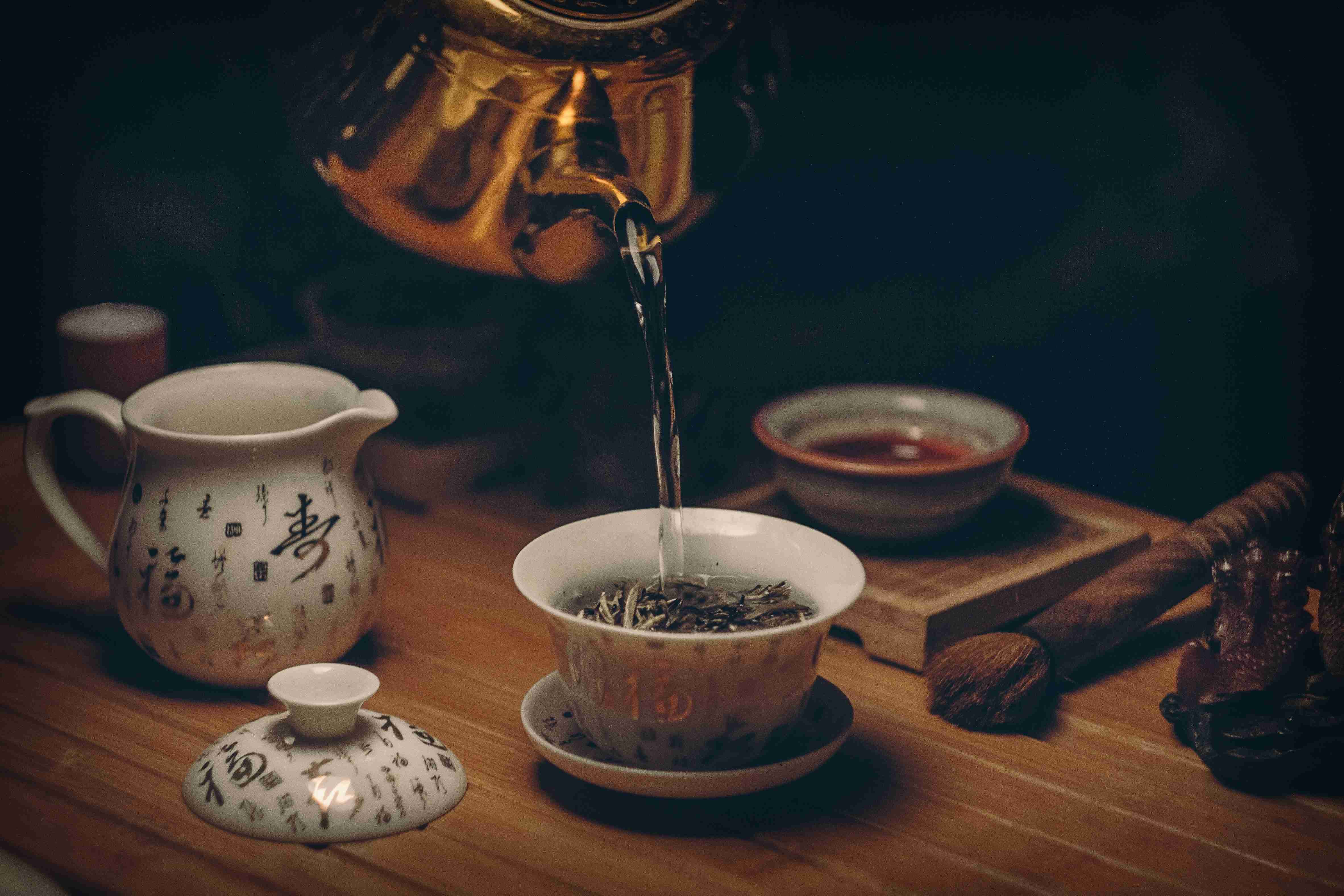 Teh adalah minuman yang banyak disukai dalam budaya Cina