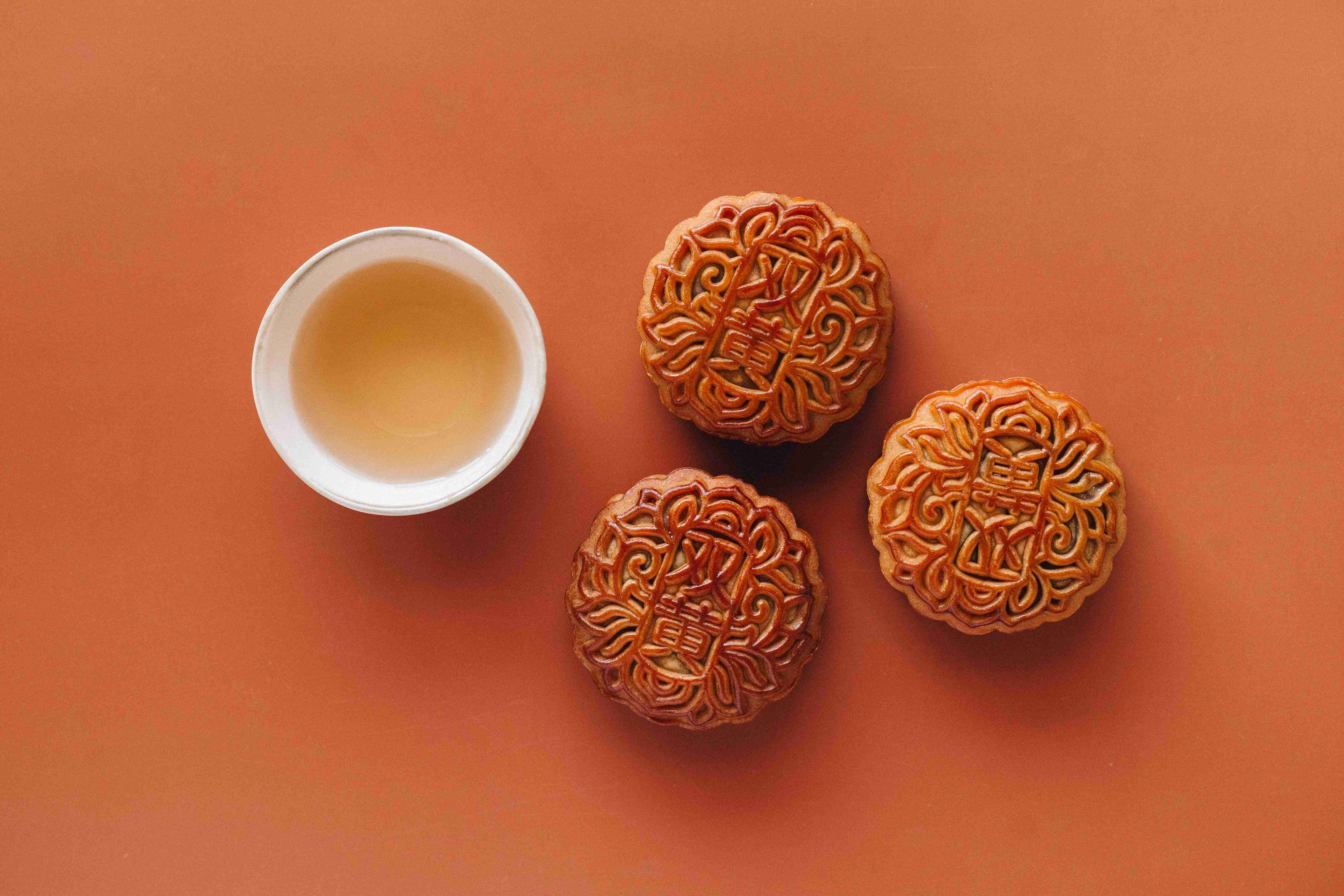 Mooncakes are the delicacy that the festival's name is based on