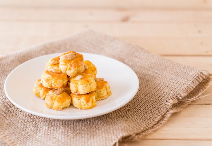 Cookies are a popular choice for many people to give during Eid