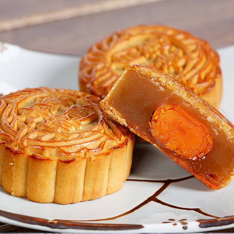 Lotus seed mooncakes are very common to find during the Mooncake Festival